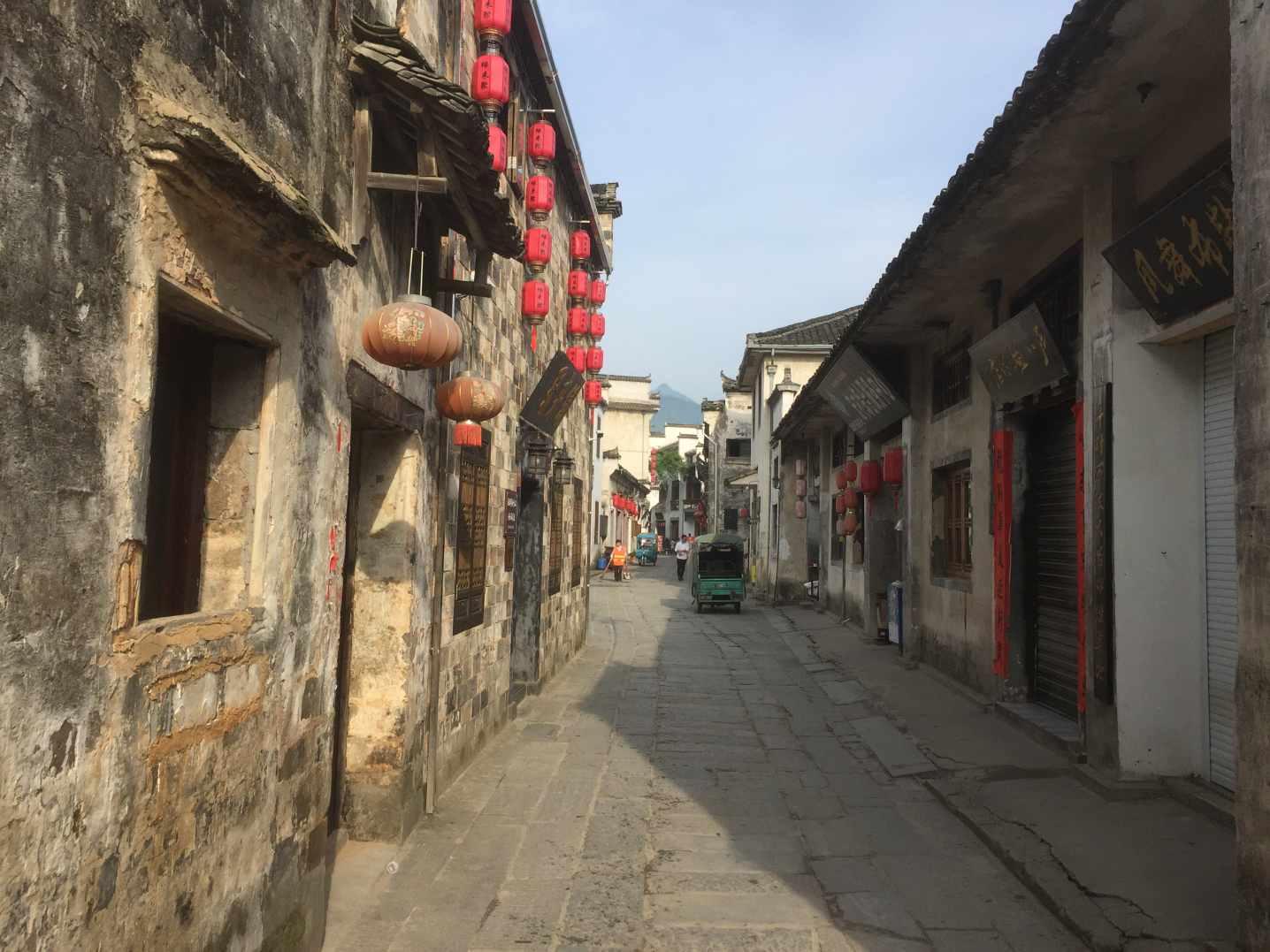 探索有趣问题,尽在亲姐姐负债累累该不该帮忙?